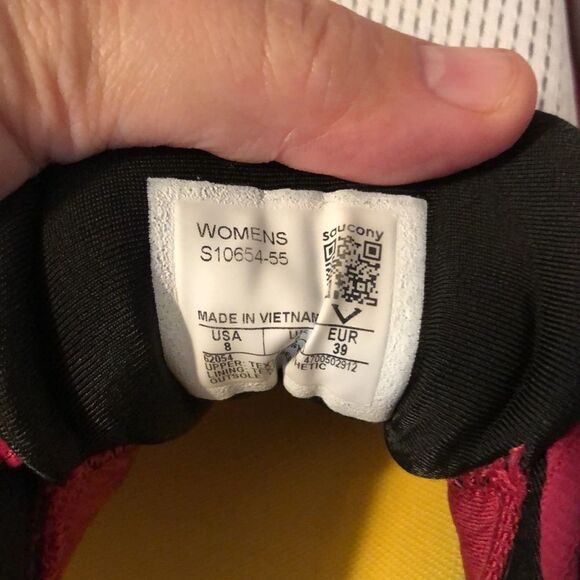 Saucony 8 Guide 14 Running Sneakers in Light Gray Burgundy - Picture 9 of 13